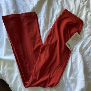 NWT groove super high rise flared pant nulu